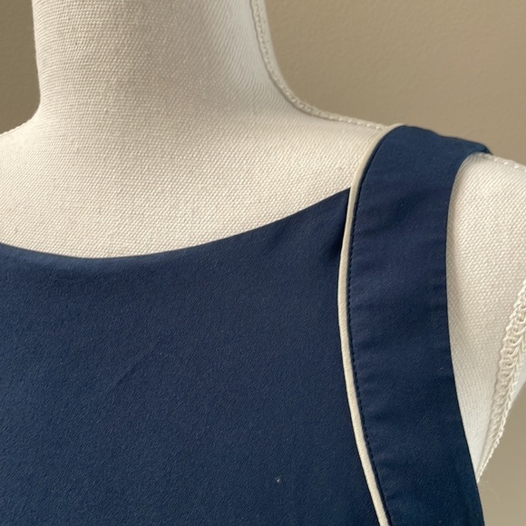 Banana Republic, Navy Tank Top. Size XS - Picture 2 of 5